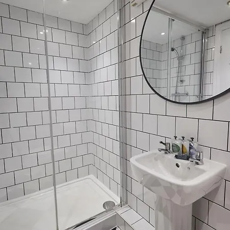 בית נופש Host & - Darcey House סקארבורו